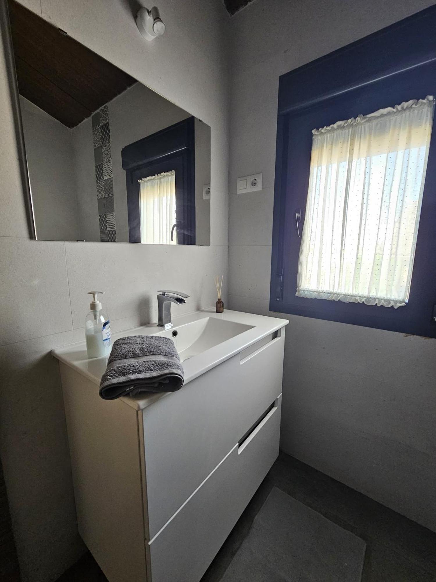 Alojamiento El Pez Casa Con Piscina Climatizada Villafranca de los Caballeros Exterior photo
